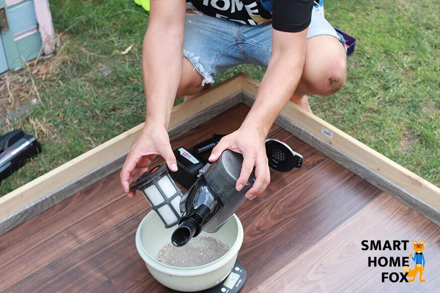 Тест аккумуляторного пылесоса Bosch Sereis 8 на очистку, опорожнение